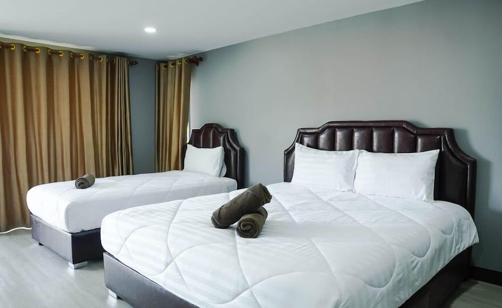 Chomview Lanta Water Park Resort Senior Room, Balcony, Garden View 3