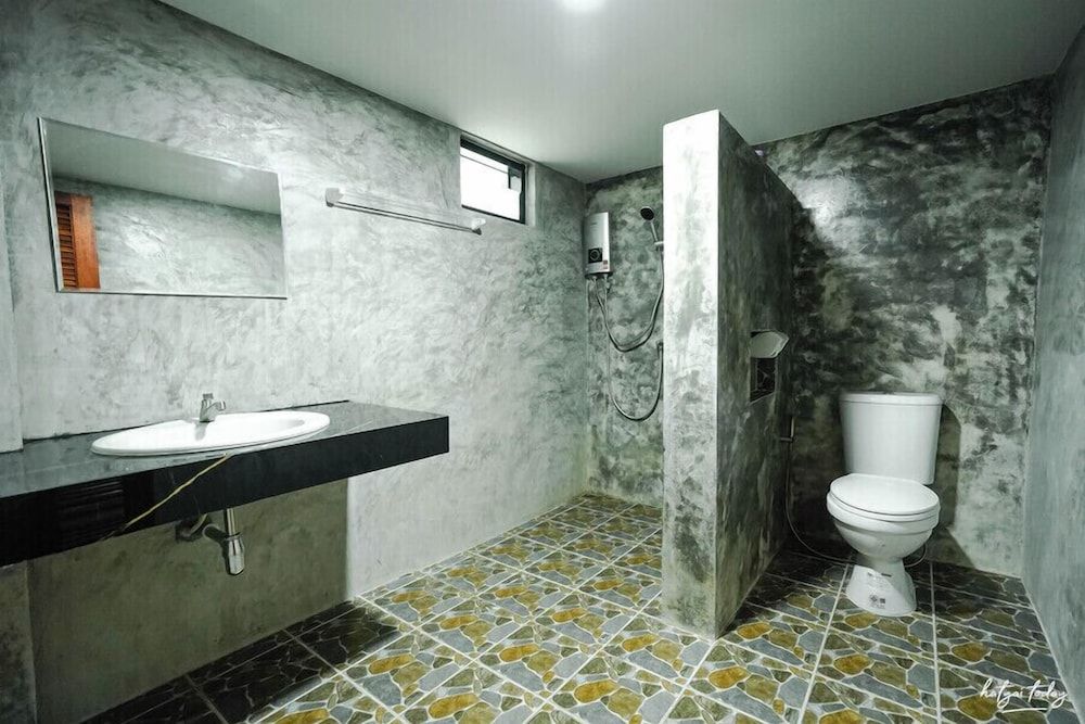 Chomview Lanta Water Park Resort Senior Room, Balcony, Garden View 7