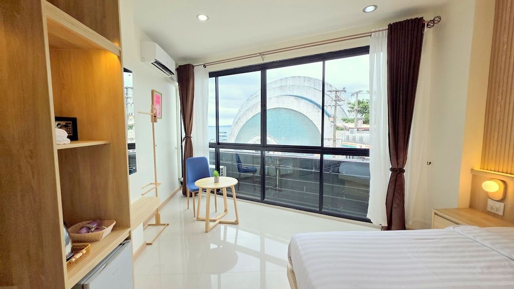 Samed Port View Standard Room with window 24