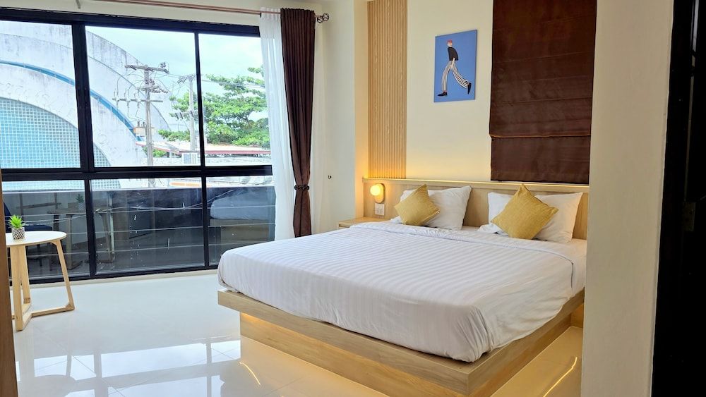 Samed Port View Standard Room with window 5