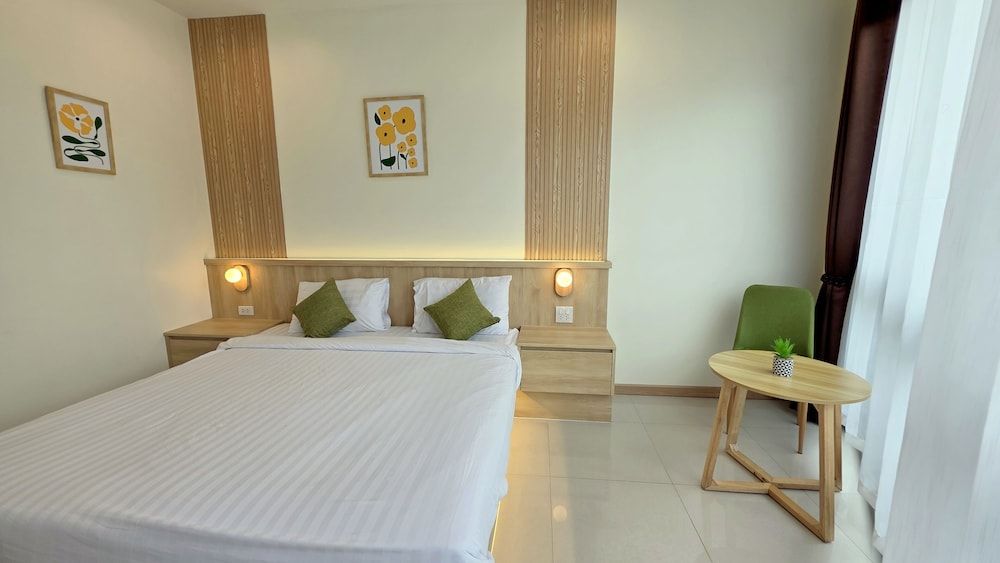 Samed Port View Standard Room with window 7