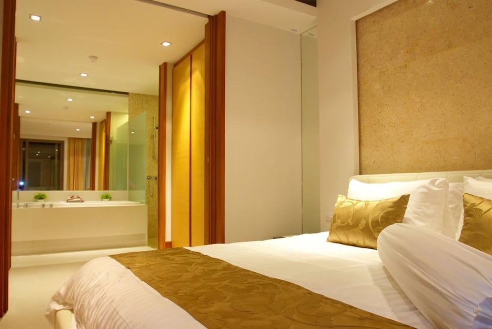 2 Bedroom Suite