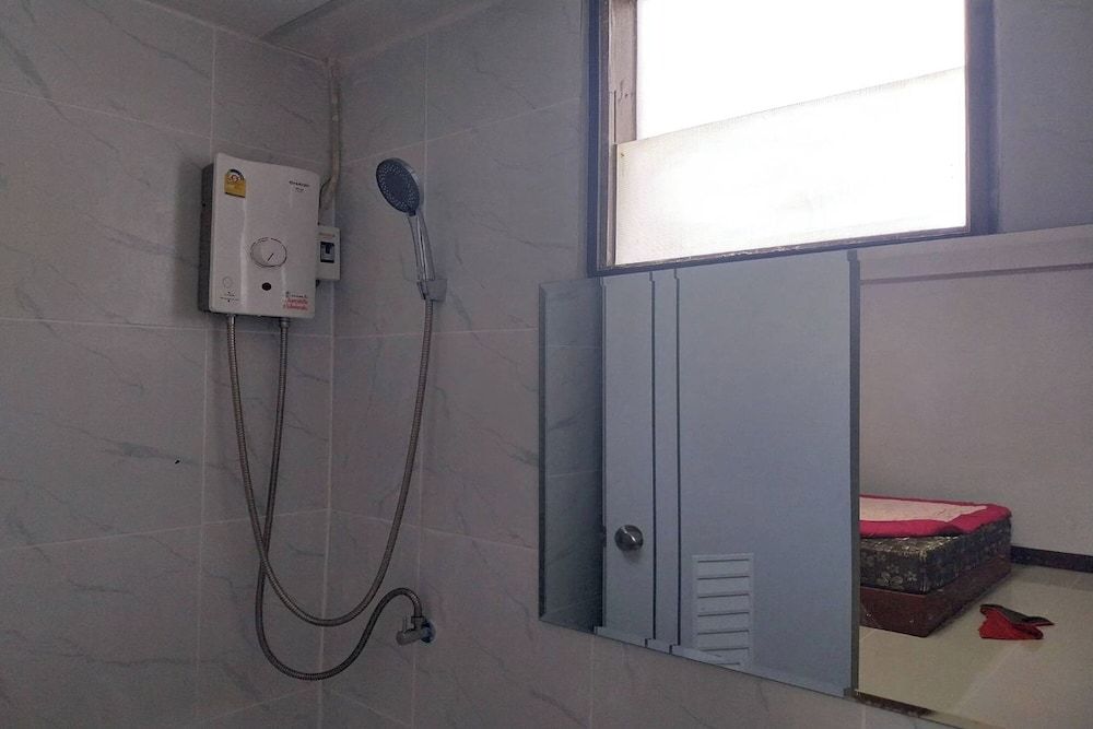 The First Resident Lamphun Basic Twin Room 3