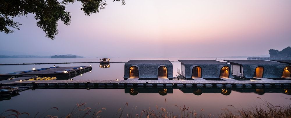 Z9 Resort South The Scene Standard 3