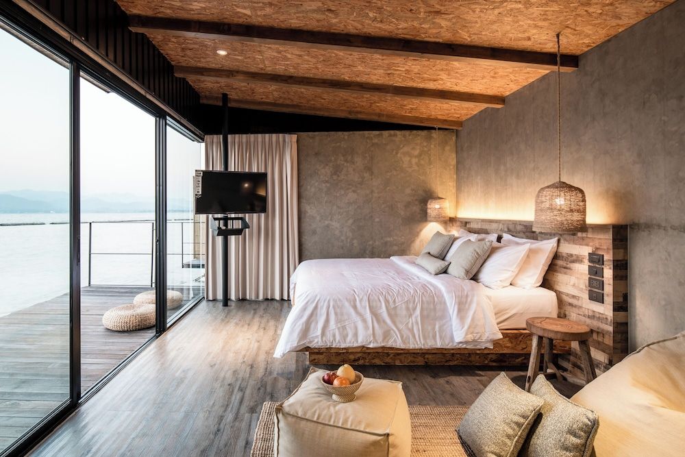 Z9 Resort Escape North Standard