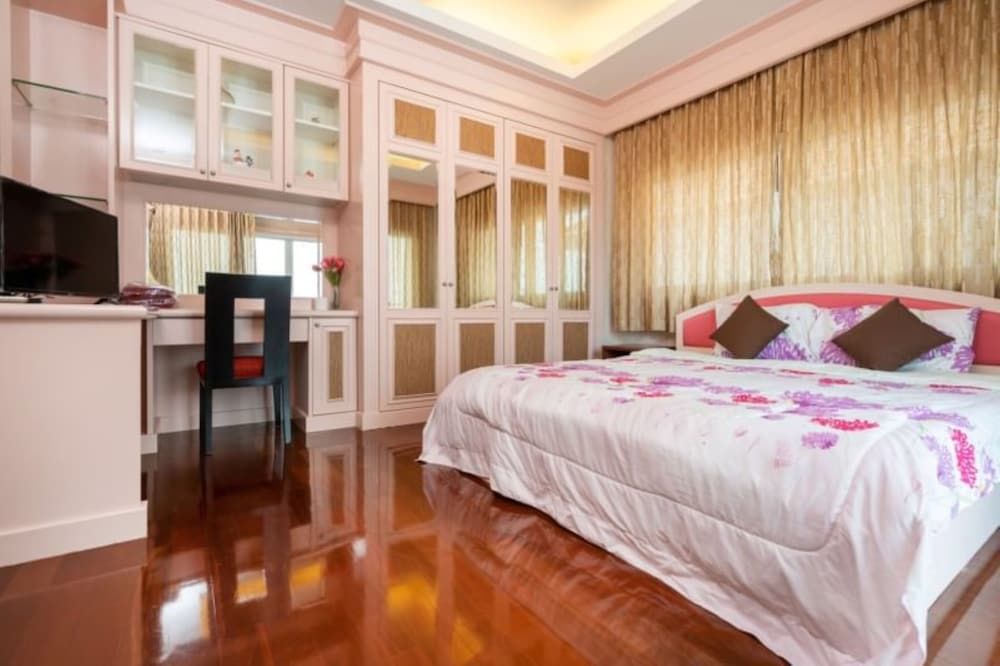 Angel Pool Villa Phuket Villa, 5 Bedrooms, Private Pool