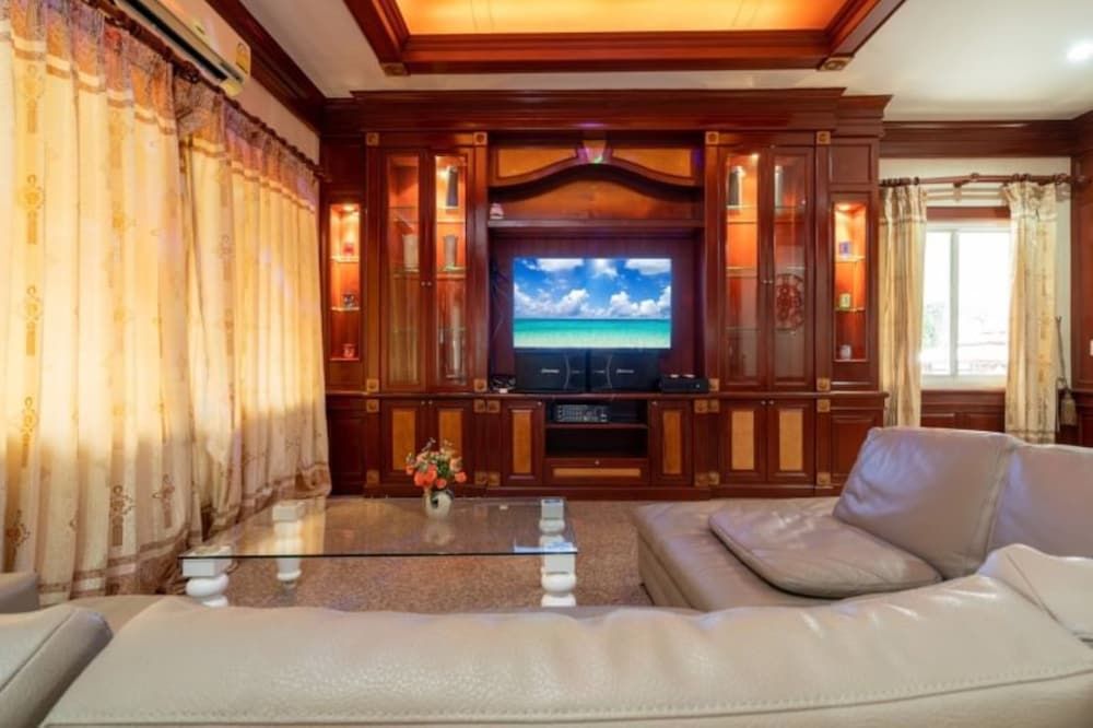 Angel Pool Villa Phuket Villa, 5 Bedrooms, Private Pool 4