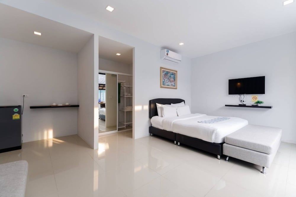 Lespalm Taraburi Pool Villa Eight - Bedroom Villa 6