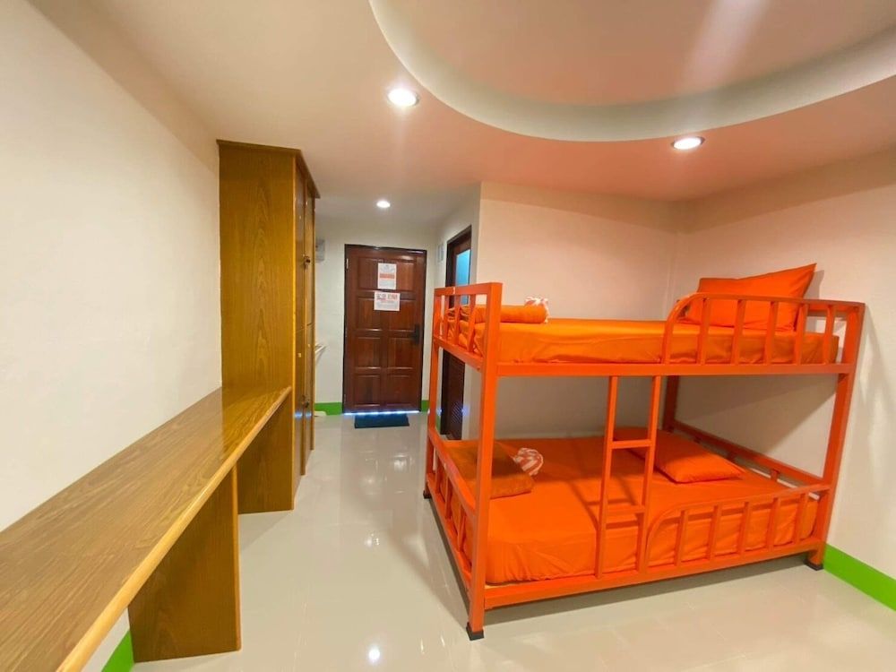 Lotus Hostel Beach Koh Tao