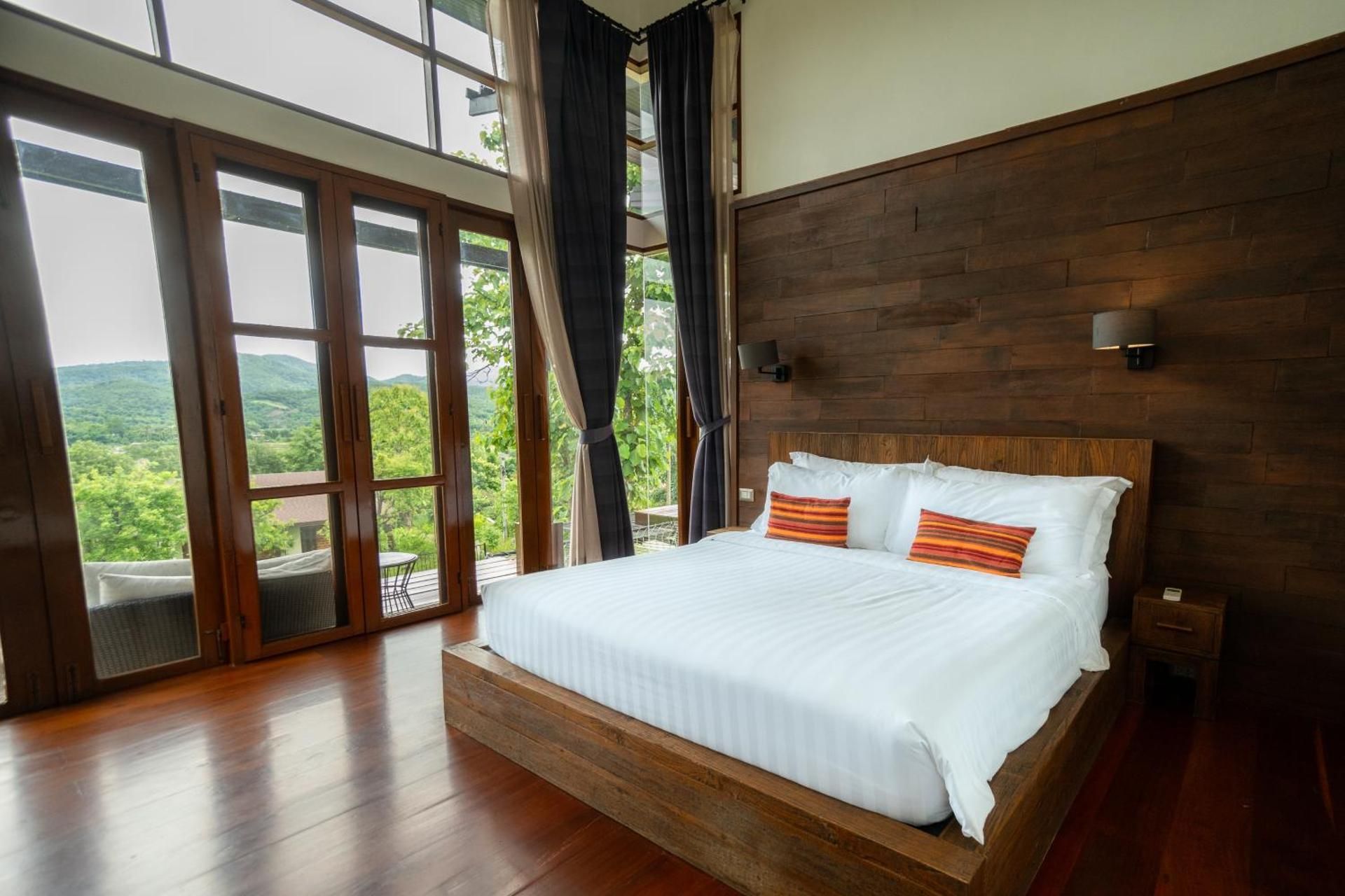 One-Bedroom Grand Villa with Mountain View