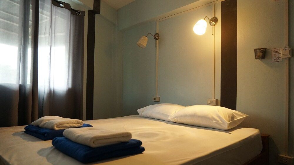 Double Room, 1 King Bed, Non Smoking, Private Bathroom