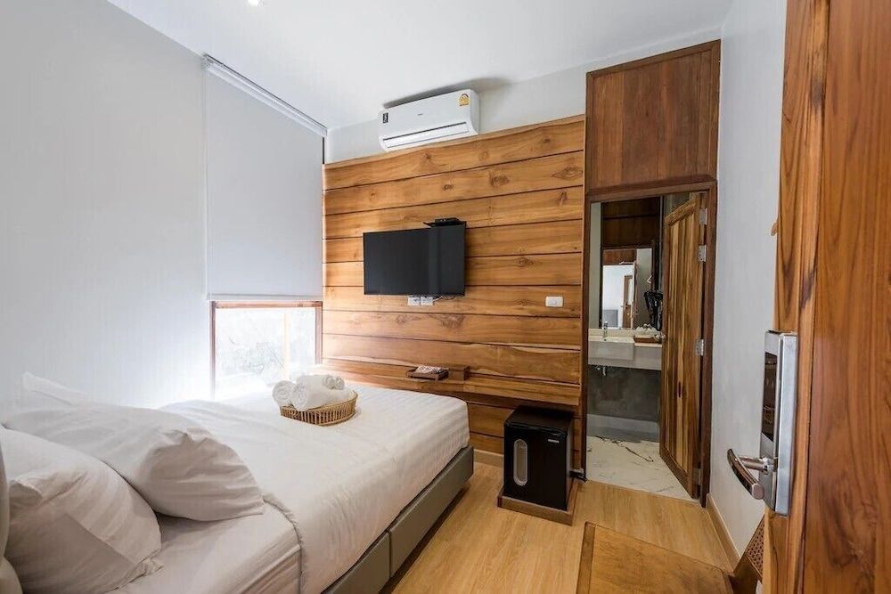 U Chaikhong Deluxe Front View