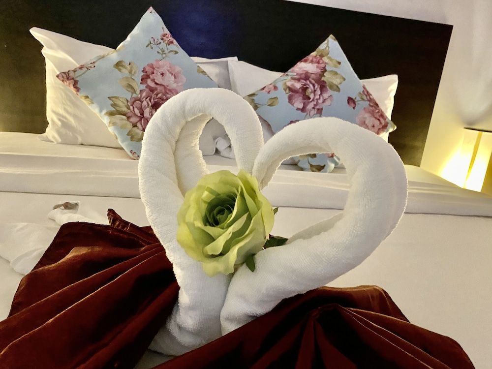 Chawlada Hotel Superior Double Room 7