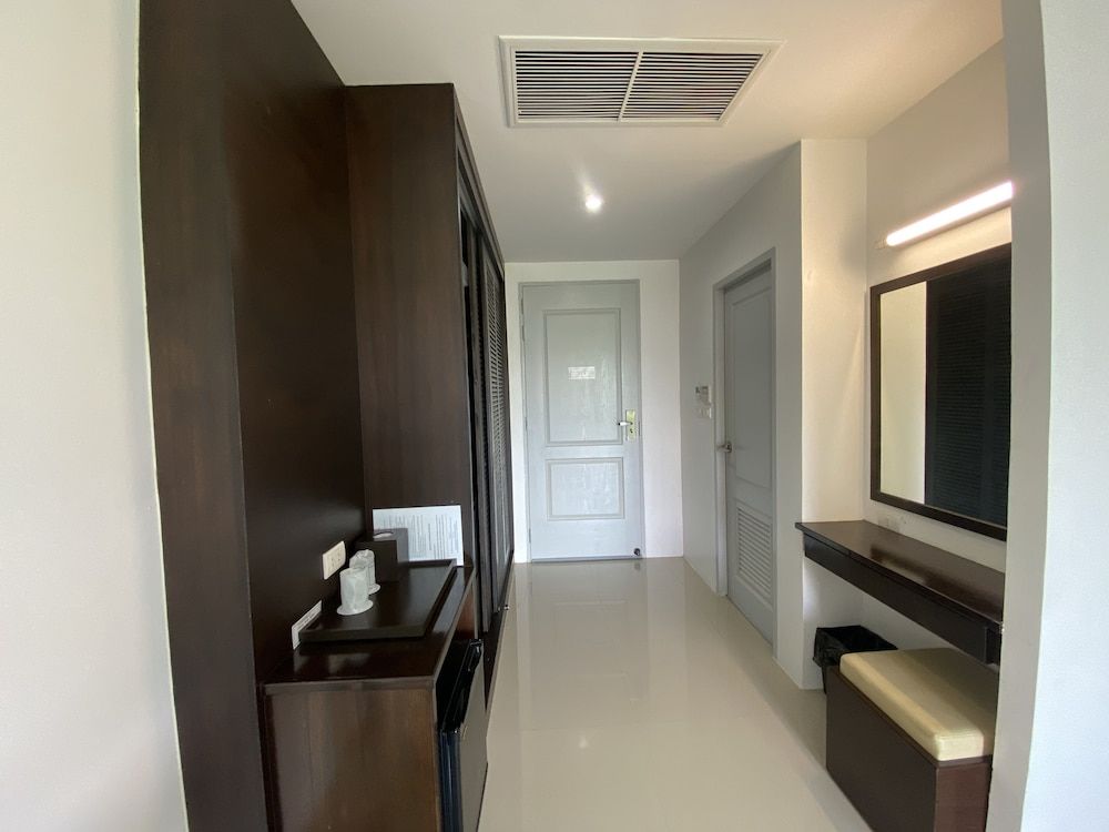 Chawlada Hotel Superior Double Room 8