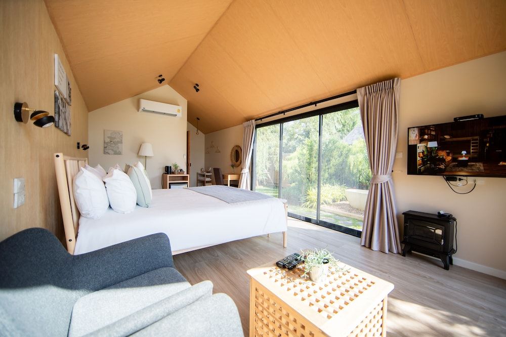 Thara Dara Khaoyai Deluxe (Breakfast Included, Dinner Not Included) 8