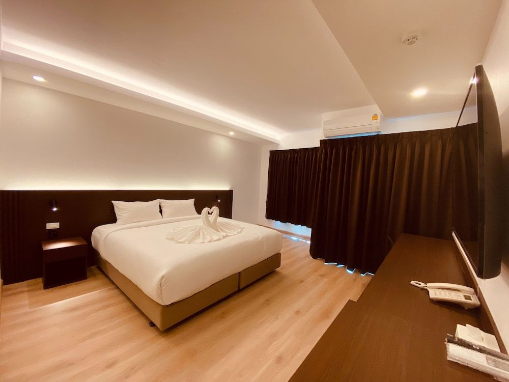 Superior Room, 1 King Bed, Non Smoking, Ensuite