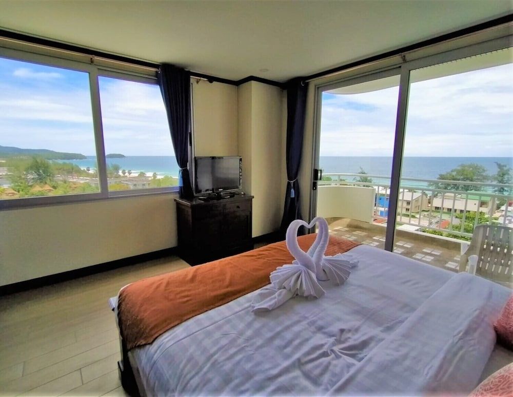 9D Karon Beach Front Breathtaking sea View Apartment 2