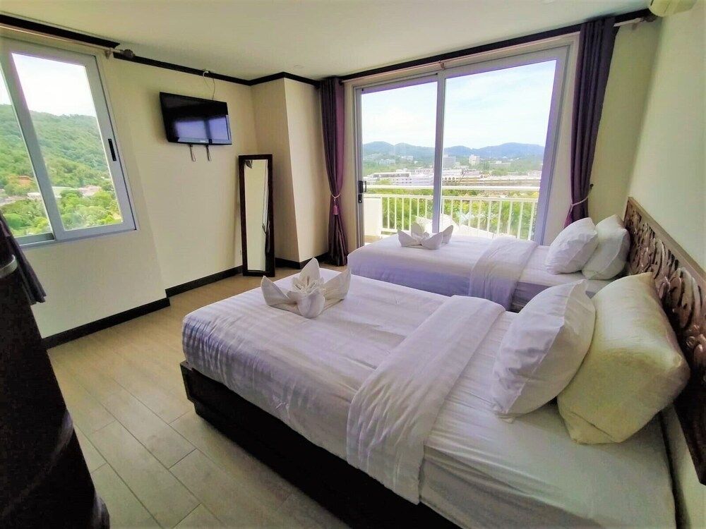 9D Karon Beach Front Breathtaking sea View Apartment 4