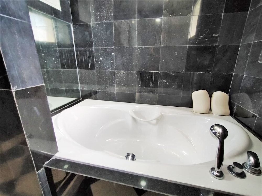 9D Karon Beach Front Breathtaking sea View Apartment 20