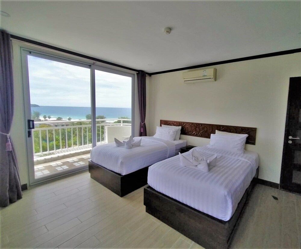 9D Karon Beach Front Breathtaking sea View Apartment 6