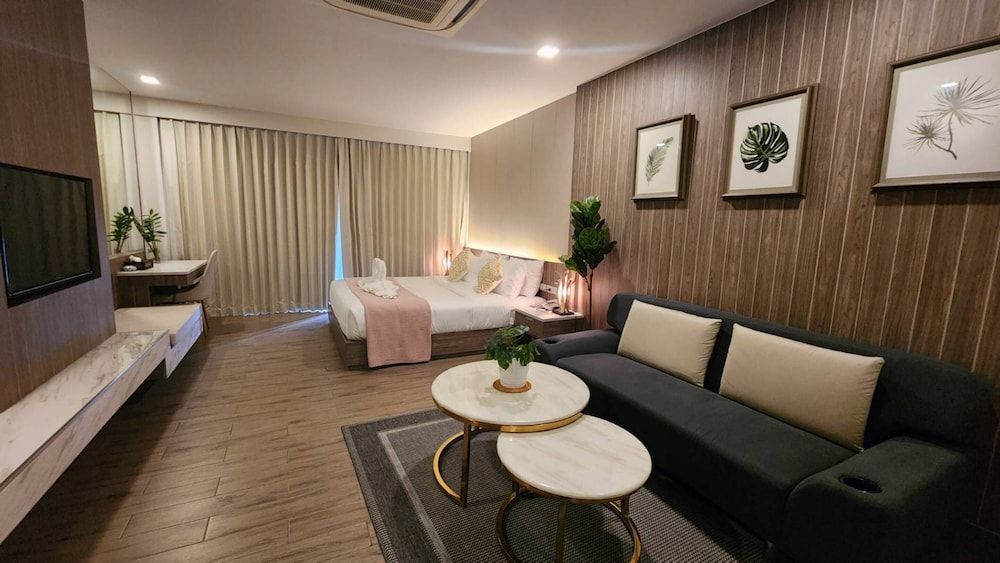 Alaita Boutique Phuket Deluxe Double Room, Balcony 2