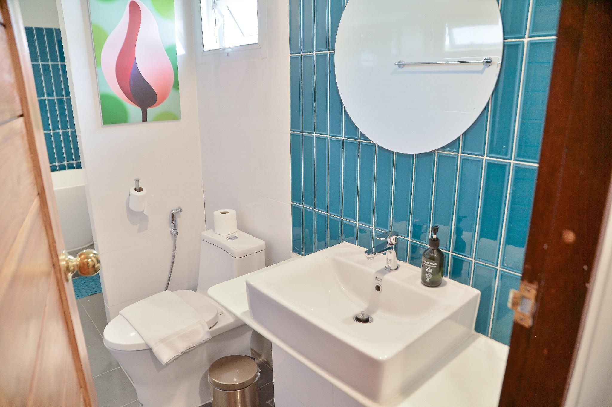 KWANS Ayutthaya Premium Bathtub Room 3