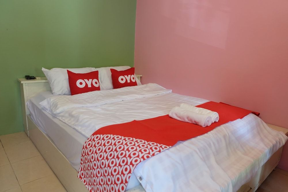 POP 75429 101 Place Navanakorn Deluxe Double Room 18