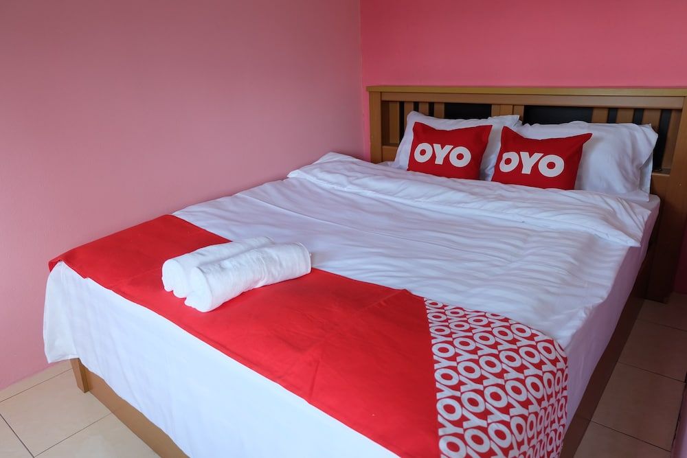 POP 75429 101 Place Navanakorn Deluxe Double Room 6