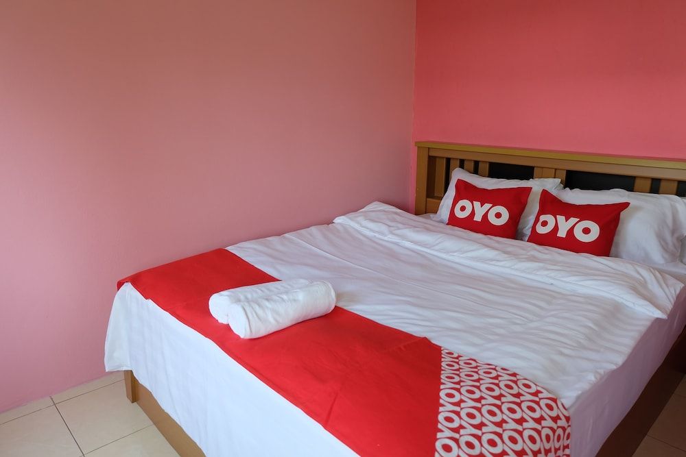 POP 75429 101 Place Navanakorn Deluxe Double Room 14