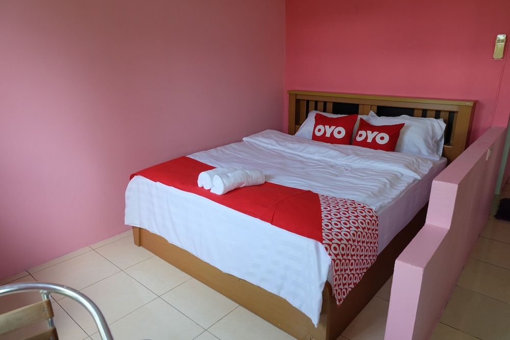 POP 75429 101 Place Navanakorn Deluxe Double Room 2