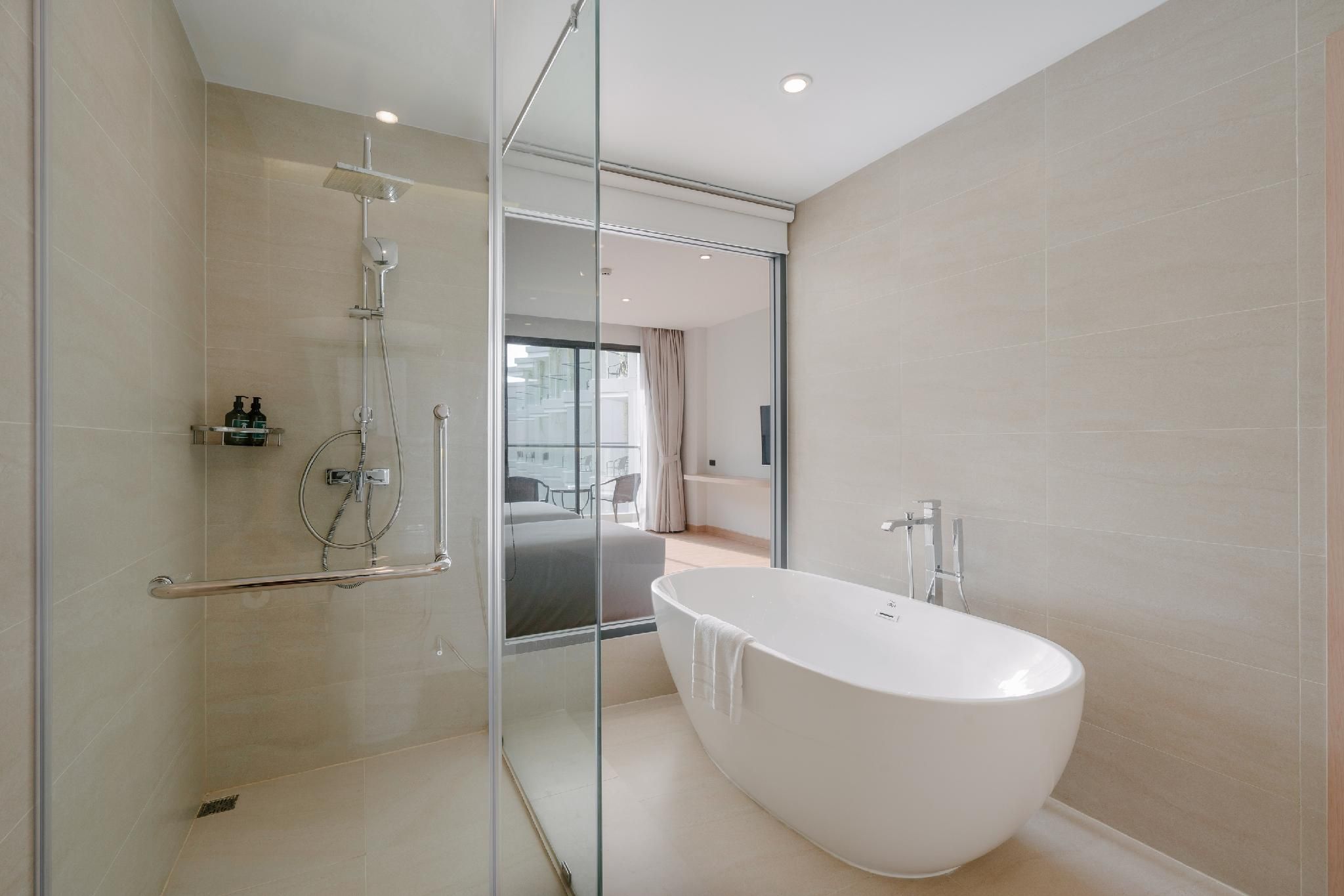 Phuket Emerald Beach Resort Deluxe Pool Access Room 3