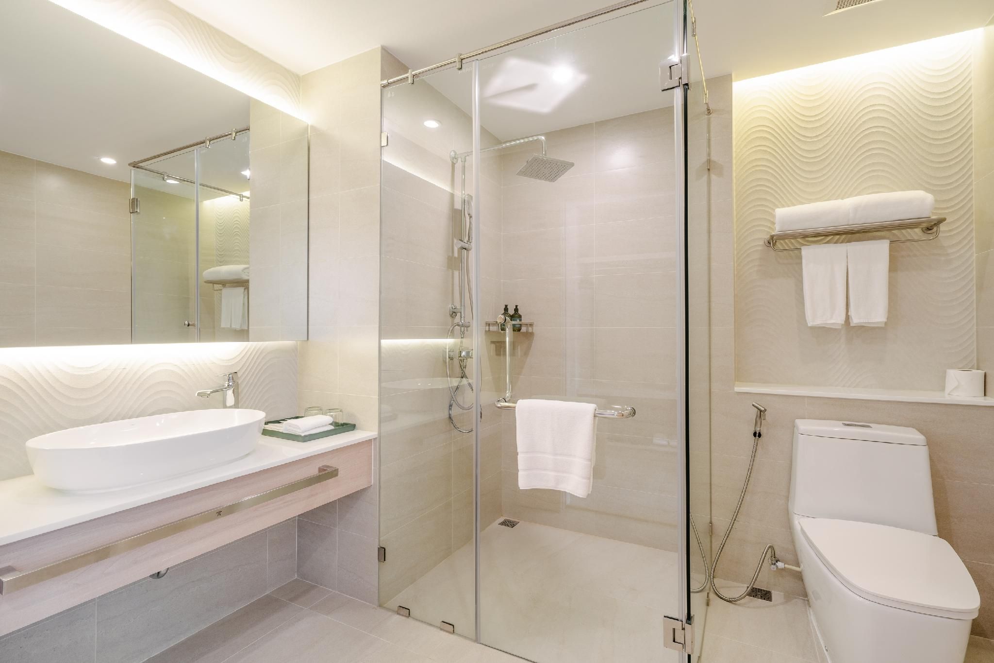 Phuket Emerald Beach Resort Family Pool View 3