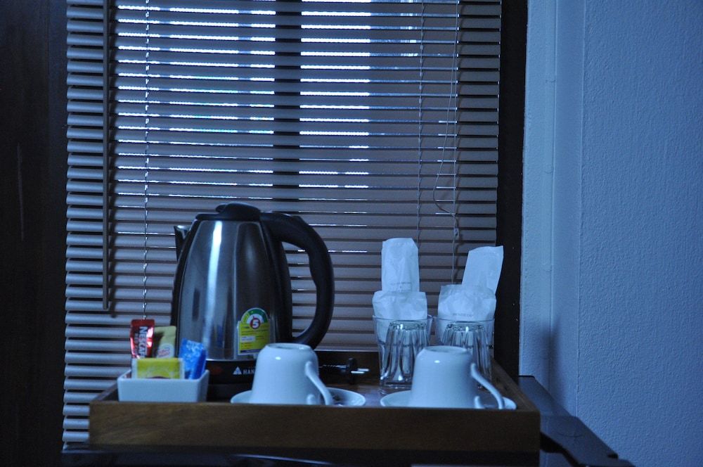 The Bedrooms Maeklong Service Apartment Deluxe Double Room 8