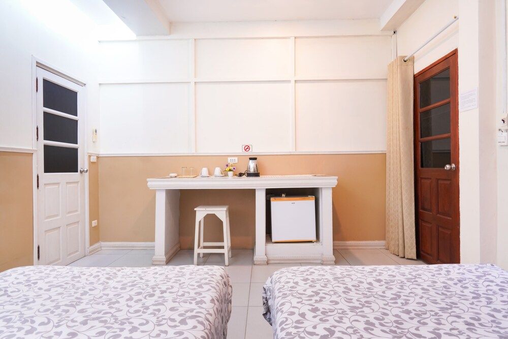 Guesthouse Phuket Airport Deluxe Twin Room 11