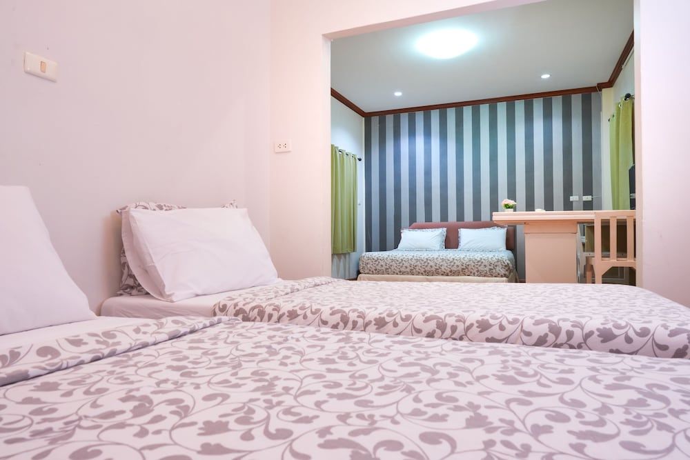 Guesthouse Phuket Airport Deluxe Quadruple Room 2