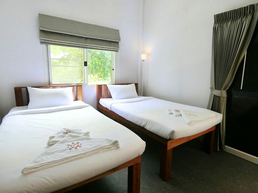 Aura Park Resort House 4 Bedroom 4