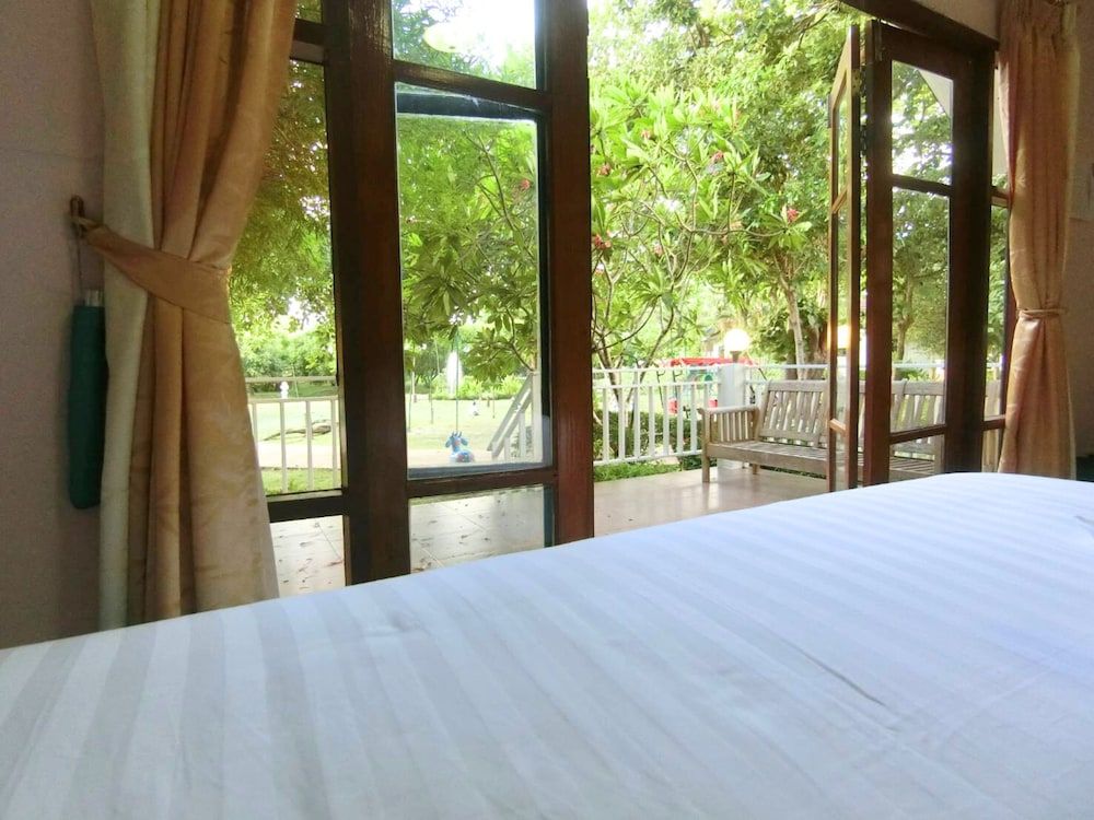 Aura Park Resort Deluxe Twin Room 2