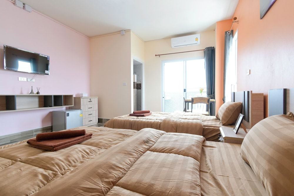 The Wish Hotel Deluxe Twin Room 3