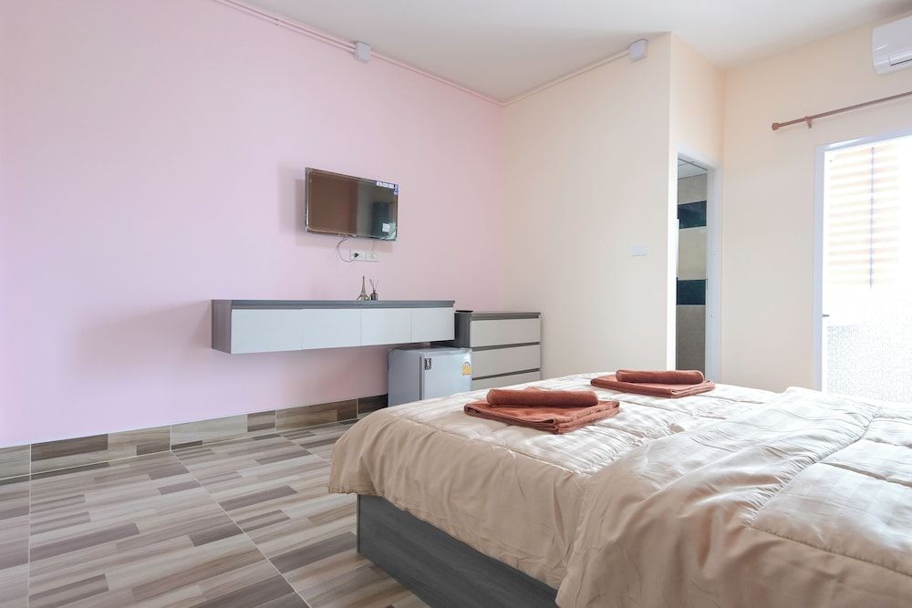 The Wish Hotel Deluxe King Room 2