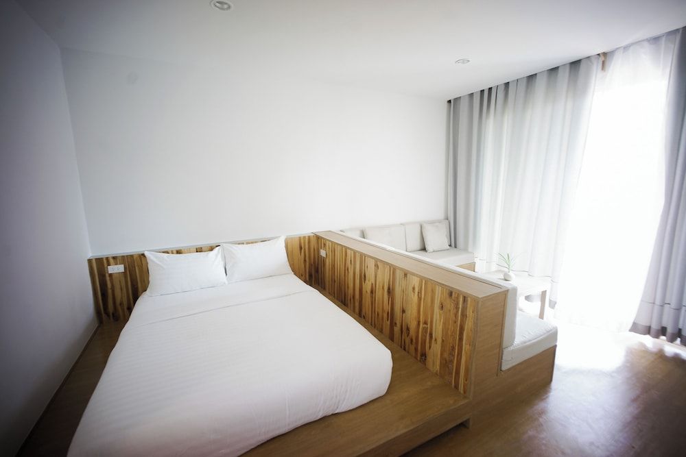 HOMU Villa Pua Queen Room with Balcony 2