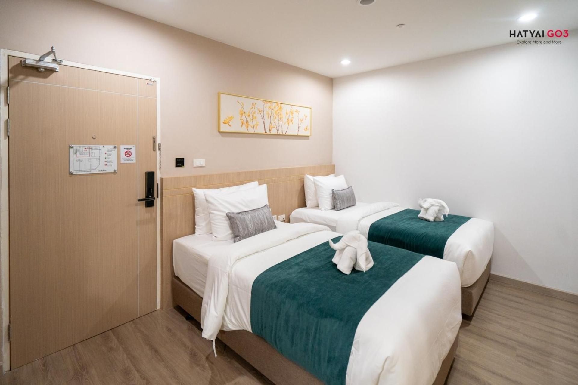 Twin Bed ( No Balcony No Window)