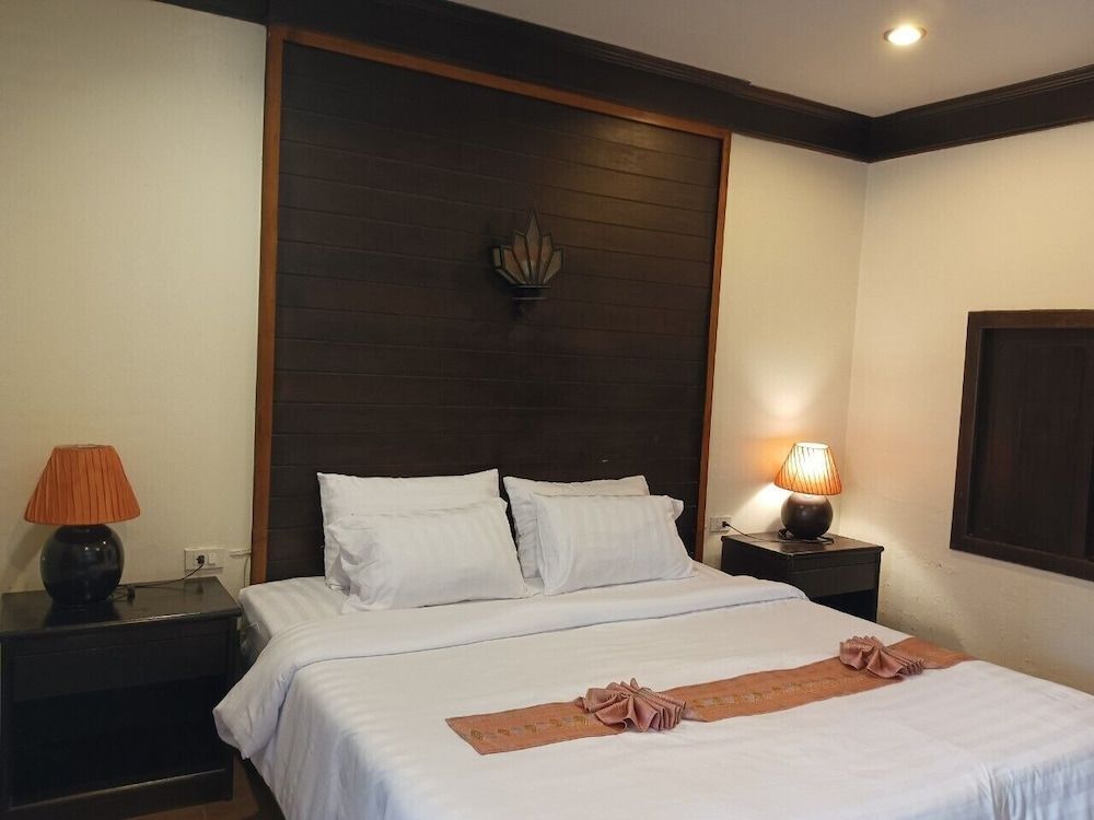 Huen Khum Resort Boutique Deluxe Double Room 4