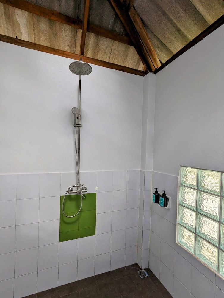 Ziggy Stardust Deluxe Twin Room 7