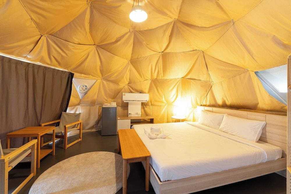 44 Residence And Resort Tent