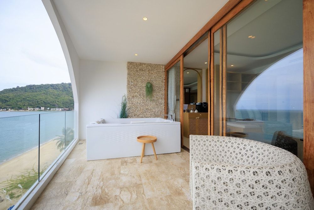 Elite Atoll Beachfront Hotel Elite Penthouse, 1 Bedroom, Bathtub, Ocean View 5