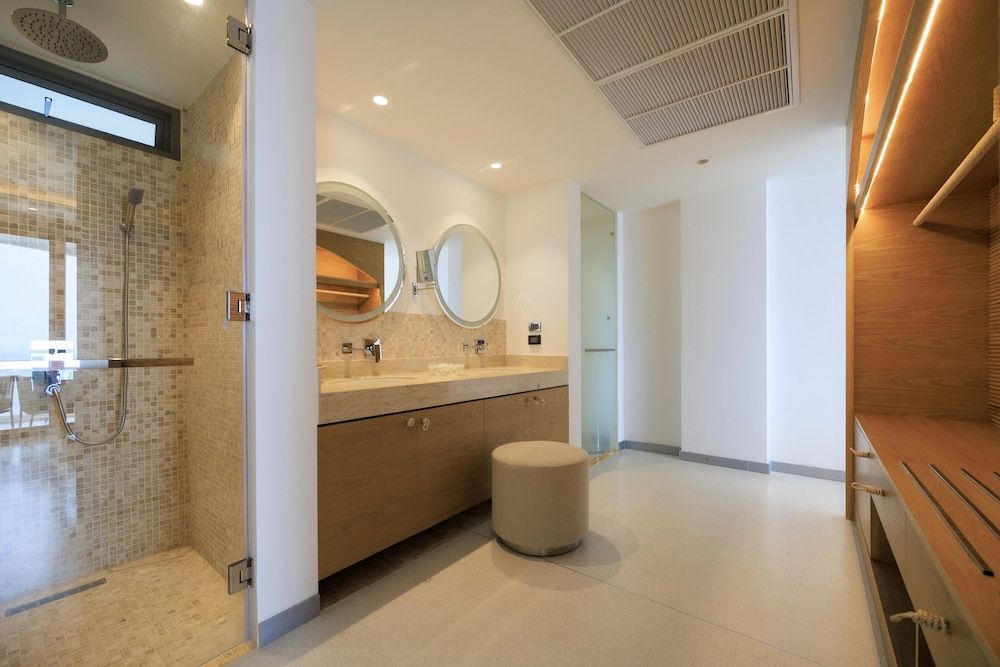 Elite Atoll Beachfront Hotel Elite Penthouse, 1 Bedroom, Bathtub, Ocean View 14