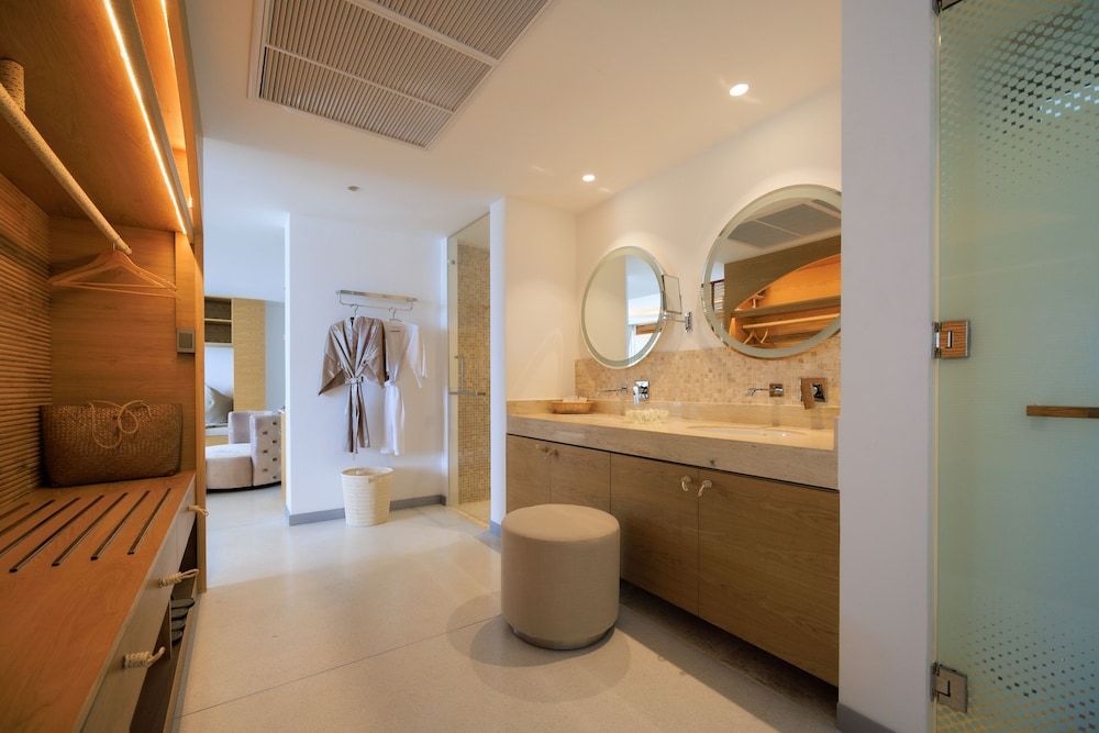 Elite Atoll Beachfront Hotel Elite Penthouse, 1 Bedroom, Bathtub, Ocean View 13