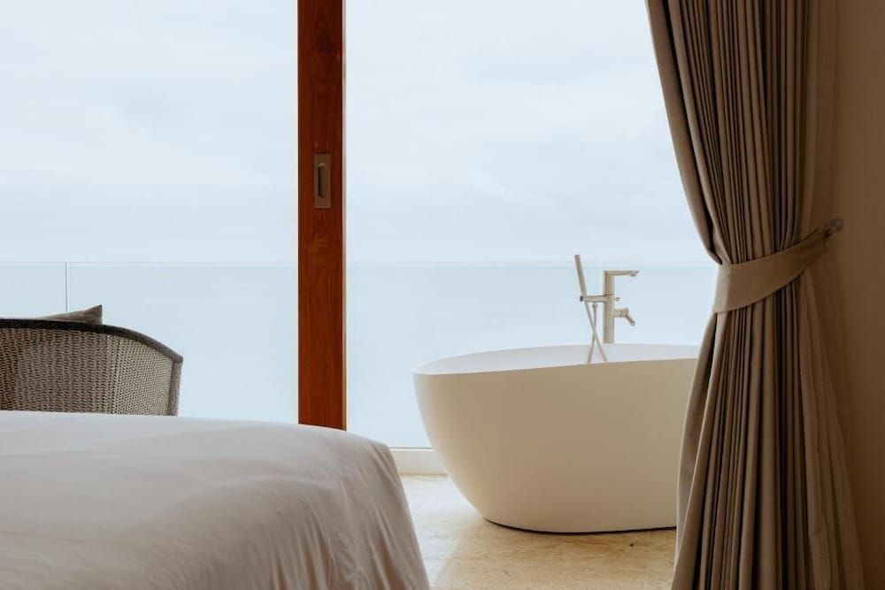 Elite Atoll Beachfront Hotel