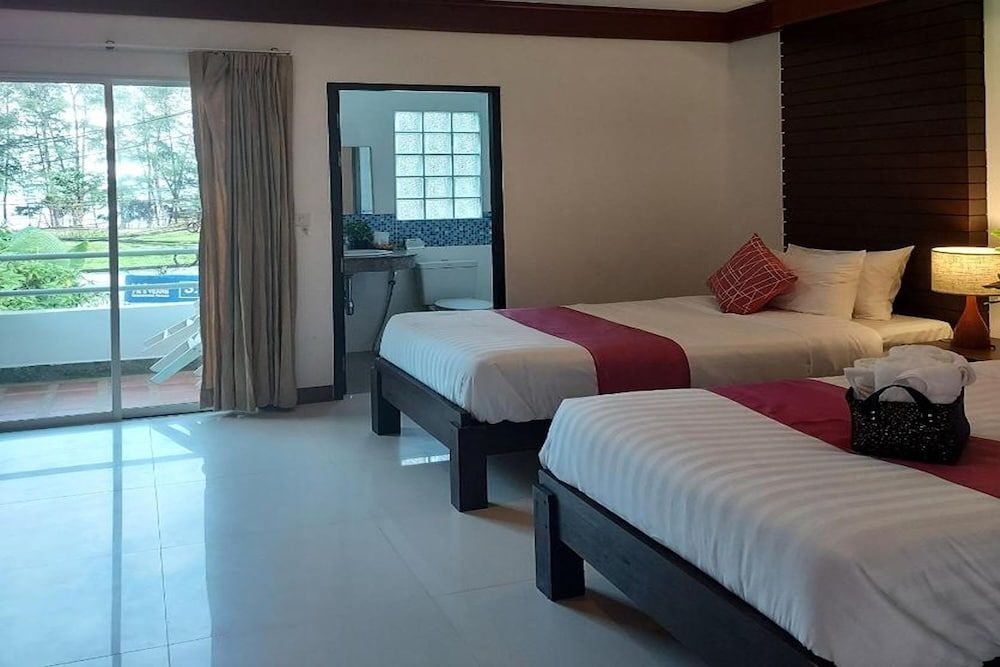 Aromdee @ Naithon Beach Standard Twin Room 5