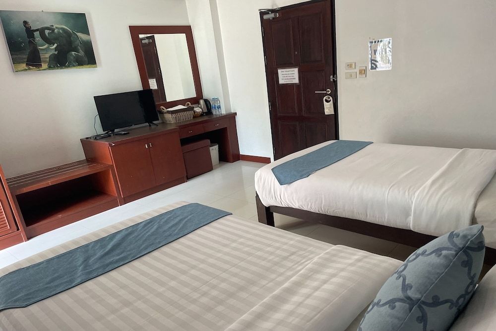 Aromdee @ Naithon Beach Standard Twin Room 11